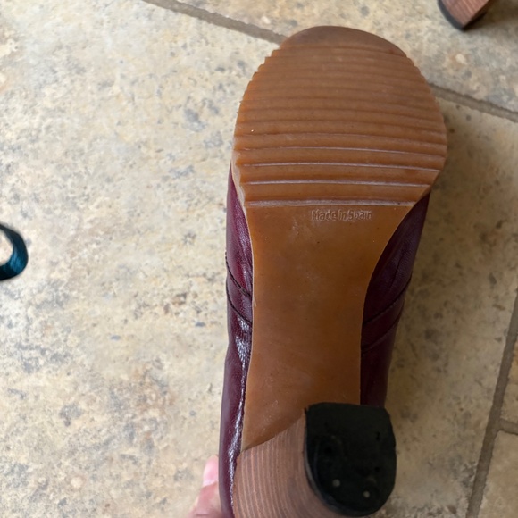 Very RARE Vintage Nina Red Leather Heels, Made in Spain - Picture 2 of 2